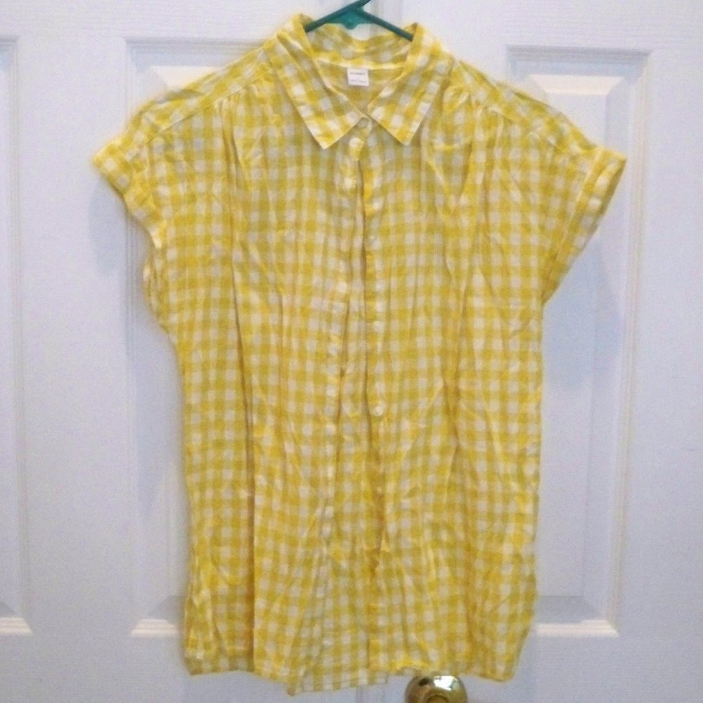 old navy size small checkered shirt top